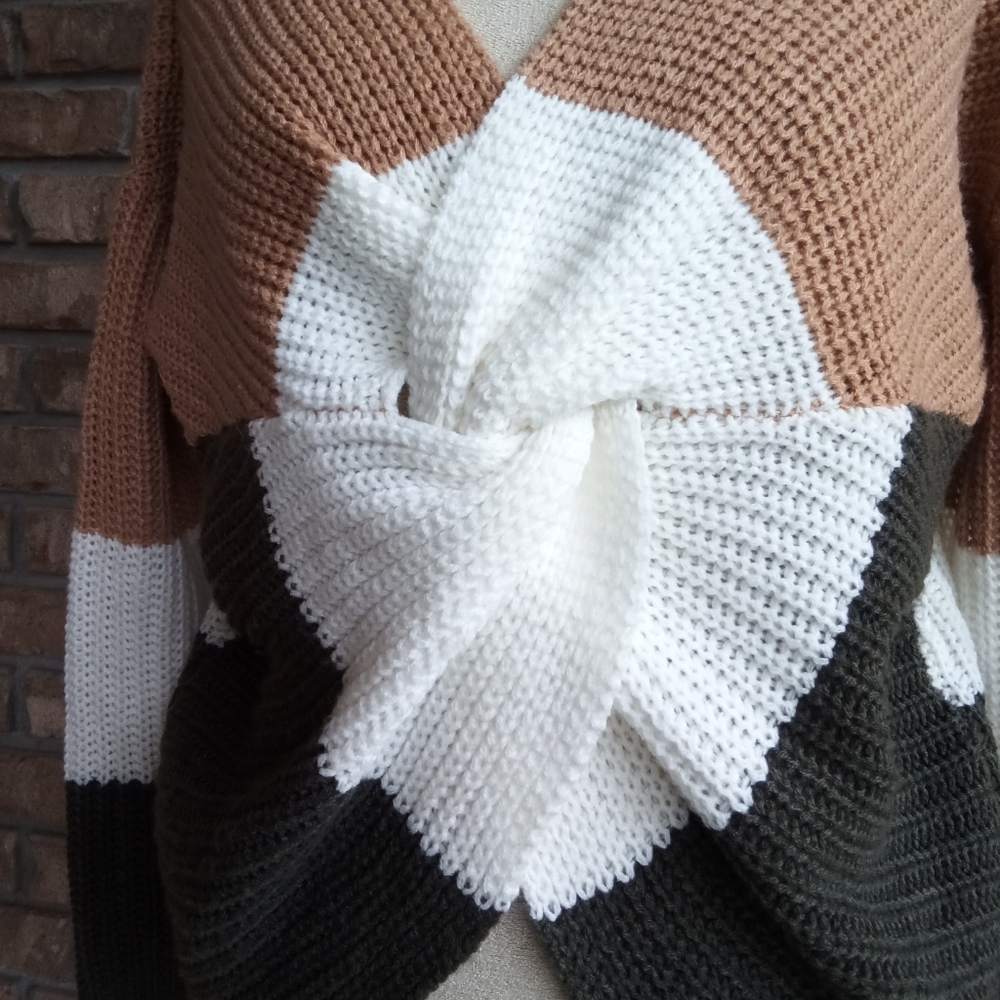 Full Circle Threads Color Block Sweater. - Picture 6 of 6
